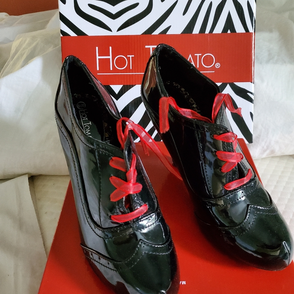 Hot Tomato dress shoes